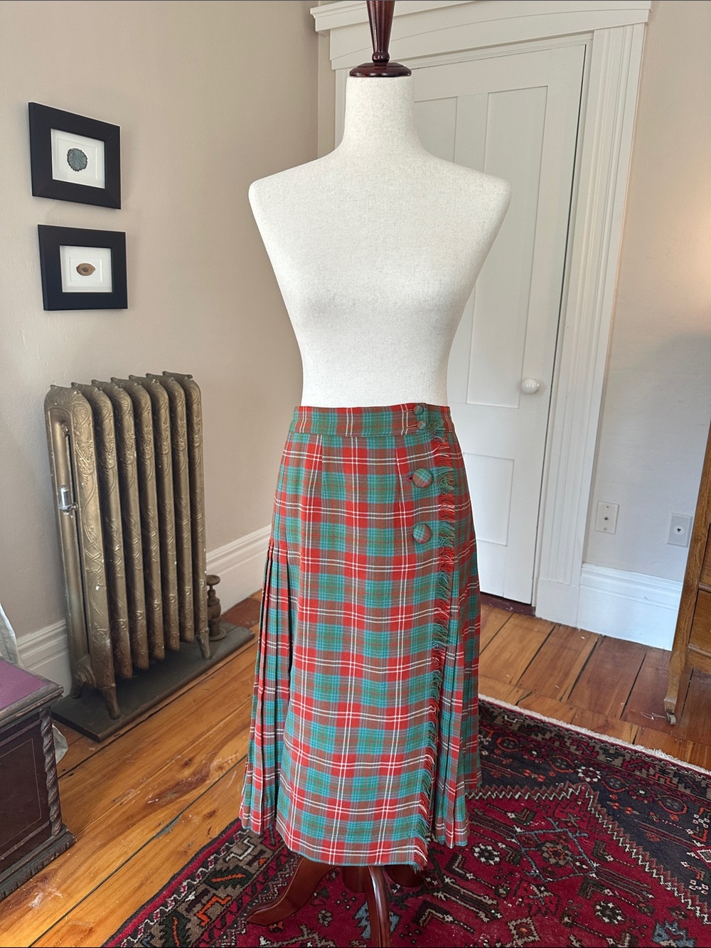Vintage Canadian Hand-Tailored Tartan Plaid Wrap Skirt Kilt (28” waist)
